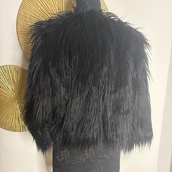 **Faux Fur Cropped Jacket** - Picture 3 of 6